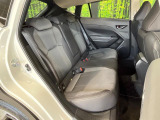 後部座席も気になるようなキズ・汚れやへたり等、大きなダメージはなく、良好な状態です。