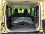 後席を格納すると、これだけの広さが!シーンに合わせたシートアレンジで、大きな荷物も積むことが出来ます♪