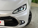 【LEDヘッドライト】悪天候や夜間走行時も良好な視界を確保し安心して運転できる高輝度LEDヘッドライトを装備!点灯速度が早く、消費電力も抑えられています。