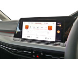 スイッチやボタンは使い易い大きさで使い易い位置に配置されています。運転中でも直感的に操作ができ運転に集中でき安全運転につながります。