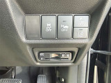 運転席の操作箇所です。操作のしやすさを重視したシンプルなデザインになっております♪