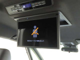 トヨタ純正14型後席ディスプレイを装備しております。