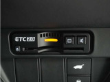 ◆ETC2.0装着◆進化したドライブ体験。料金収受システムだけだったETCが生まれ変わって、高速道路を賢く使うETC2.0に進化しました。多彩な情報サービスが便利で快適なドライブ体験を提供します。