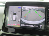 自車を真上から見下ろすように映し出すので周囲の状況が分かるアラウンドビューモニター搭載。フロントカメラとしても使用できます。車庫入れなど苦手な人の頼りになる助っ人です。