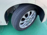 タイヤサイズは155/65R14社外アルミホイール付き!(夏タイヤ装着)冬タイヤ、ホイール注文も承っております☆