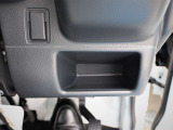 インストポケット〈運転席右側〉