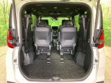 普段のお買い物や通勤、送迎等に十分な荷室スペースを確保しております。セカンドシートを倒すと、大きな荷物の積載も可能です♪