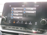 メモリーナビです。Bluetoothで好きな音楽を聴く事ができるので、ドライブがひときわ楽しくなっちゃいますね♪NISSAN CONNECTも利用出来ます。