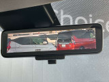 【スマートルームミラー】バックドアについてますカメラと連動して、後方の映像がルームミラーに映ります。