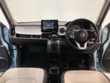 【前方視界】開放的な前方視界!運転がしやすく疲れにくいです♪窓が大きく、見通しがとっても良いおクルマですよ♪