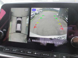 周囲の状況が分かるアラウンドビューモニター搭載。苦手な縦列駐車もこれがあれば安心ですね。