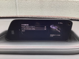 ハンドル操作をアシストすることにより車線からの逸脱回避を支援します。