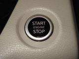 使い勝手の良いプッシュエンジンスターター装備♪鍵をカバンやポケットなどから取り出さずにエンジンを始動出来ます☆鍵を回す必要も探す必要もございません!