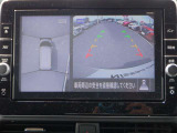 アラウンドビュ-モニタ-はクルマの真上から見ているかのような映像によって、周囲の状況を知ることで、駐車を容易に行うための支援技術です。