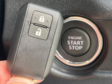【キーレス】少し離れた場所からでもボタン一つでドアの開錠・施錠ができるのでとっても便利!ドアの鍵穴周りに傷をつけることもありません♪