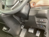 運転席から操作しやすい各種スイッチ