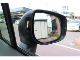 ■リヤビークルディテクション(左右後方からの車両をドアミラーの一部が点灯し、ドライバーに教えてくれます)