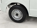 タイヤサイズは145/80R12(80/78N LT)!純正アルミホイール!残り溝は5ミリ程度です!