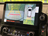 【パノラミックビューモニター】専用のカメラにより、上から見下ろしたような視点で360度クルマの周囲を確認することができます☆死角部分も確認しやすく、狭い場所での切り返しや駐車もスムーズに行えます。