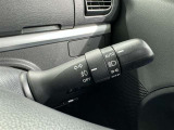 【オートライト】車外の明るさに応じて、自動的にライトの点灯・消灯をしてくれます。
