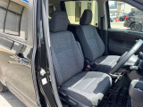 運転席シート廻りは使用感も少なく、良好な状態となっています。丁寧に使われていたことがよくわかりますね。