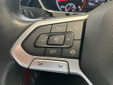 追従型クルーズコントロール「ACC」操作スイッチ。設定したスピードを上限に自動で加減速し、一定の車間距離を保つことでロングドライブの疲労を軽減します。