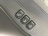 【メモリー機能付きパワーシート】ドライバーごとに設定したシート位置を記憶して、ボタン一つで切り替えできる便利な機能!運転する方が複数名いらっしゃるご家庭におすすめです♪