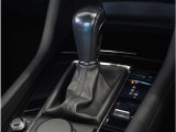 【シフトレバー】シフトもとても操作しやすいデザインになっております。運転する人の事を第一に考えた操作性の高い仕様です。