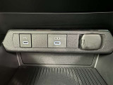 シガーソケット用の充電器が使用可能です!
