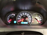 とっても見やすいメーターです。夜間時はラグジュアリーな気分にさせてくれる照明が魅力ですので、夜のドライブも楽しみになりますよ♪