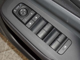 電動格納式ドアミラー・パワーウインドウを装備しています。
