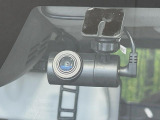 【ドライブレコーダー】ドライブレコーダー装備!走行中はもちろん、あおり運転や事故に遭遇した際、映像で記録し、万一のリスクに備えます。※記録用SDカードはお客様ご自身でご準備いただく必要があります。