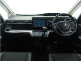 ◆視界広々で非常に運転しやすくロングドライブでも疲れを感じさせないすっきりとまとまったインパネ周りです。