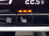 ●フロントシートヒーティング:運転席・助手席共に三段階で調節が可能なシートヒーターを装備しております。季節を問わず快適にご使用いただけます。