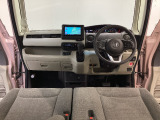 【前方視界】開放的な前方視界!運転がしやすく疲れにくいです♪窓が大きく、見通しがとっても良いおクルマですよ♪