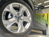 【純正18インチアルミホイール】外観にマッチした純正アルミホイールを装着しております。各種社外アルミホイールや、スタッドレスタイヤも取扱いしております。是非ご相談ください♪