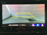 バックでの車庫入れも安心です! リアカメラが付いているバックモニター付のナビを装備しております。操作線もついており距離感も画面から確認できます。