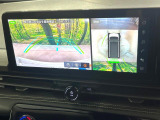 【アラウンドビューモニター】専用のカメラにより、上から見下ろしたような視点で360度クルマの周囲を確認することができます☆死角部分も確認しやすく、狭い場所での切り返しや駐車もスムーズに行えます。