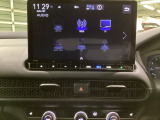 ナビゲーションはフルセグTV、インターナビ対応の純正メモリーナビを搭載しています。Bluetoothオーディオ機能がありますので、スマートフォンなどの音楽も再生できます。