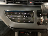 ハンドル右側にはクルーズコントロールのスイッチが装備され運転中の操作も安心して行えます。