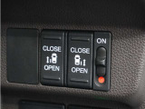 ◆両側電動スライドドア◆狭い駐車場でも乗り降りが楽々♪お子様が隣の車にドアを当ててしまう心配もございません!小さなお子様連れの方もこれで安心。