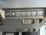 運転席の操作箇所です。操作のしやすさを重視したシンプルなデザインになっております♪