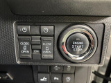 プッシュボタンでエンジンの始動・停止ができます。両側のスライドドアはボタンで開閉操作ができます♪
