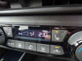 運転席・助手席にシートヒーターが装備されておりますよ。