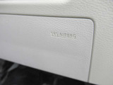 ニーエアバック(ひざ下)は運転席正面下からの衝撃を軽減します♪♪