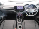 シンプルなデザインと一目でわかるスイッチの配置はPeoples Car=みんなの車という考えの現れです。各スイッチにはバックライトもついており、夜間でも安全に操作して頂けます。