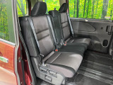 後部座席も気になるようなキズ・汚れやへたり等、大きなダメージはなく、良好な状態です。