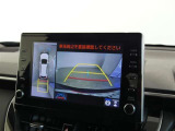 【全周囲モニター】車を上空から見下ろしたような映像をカーナビ画面に映し出し、車庫入れや縦列駐車をサポートしてくれます。