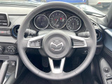 【純正革巻きステアリング】上質な革を使用することで、手にしっかり馴染みとても運転しやすいハンドルです♪
