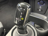 ●MTモード付きAT:通常は自動でおこなわれる変速(ギアチェンジ)をドライバーの操作によって意図的に変えられるシステムです。より一層普段のドライブをお楽しみいただけます!